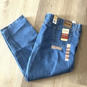 NWT Wrangler Rugged‎ Wear Relaxed Fit Flex Denim Jeans Stretch Men's Size 54x28
